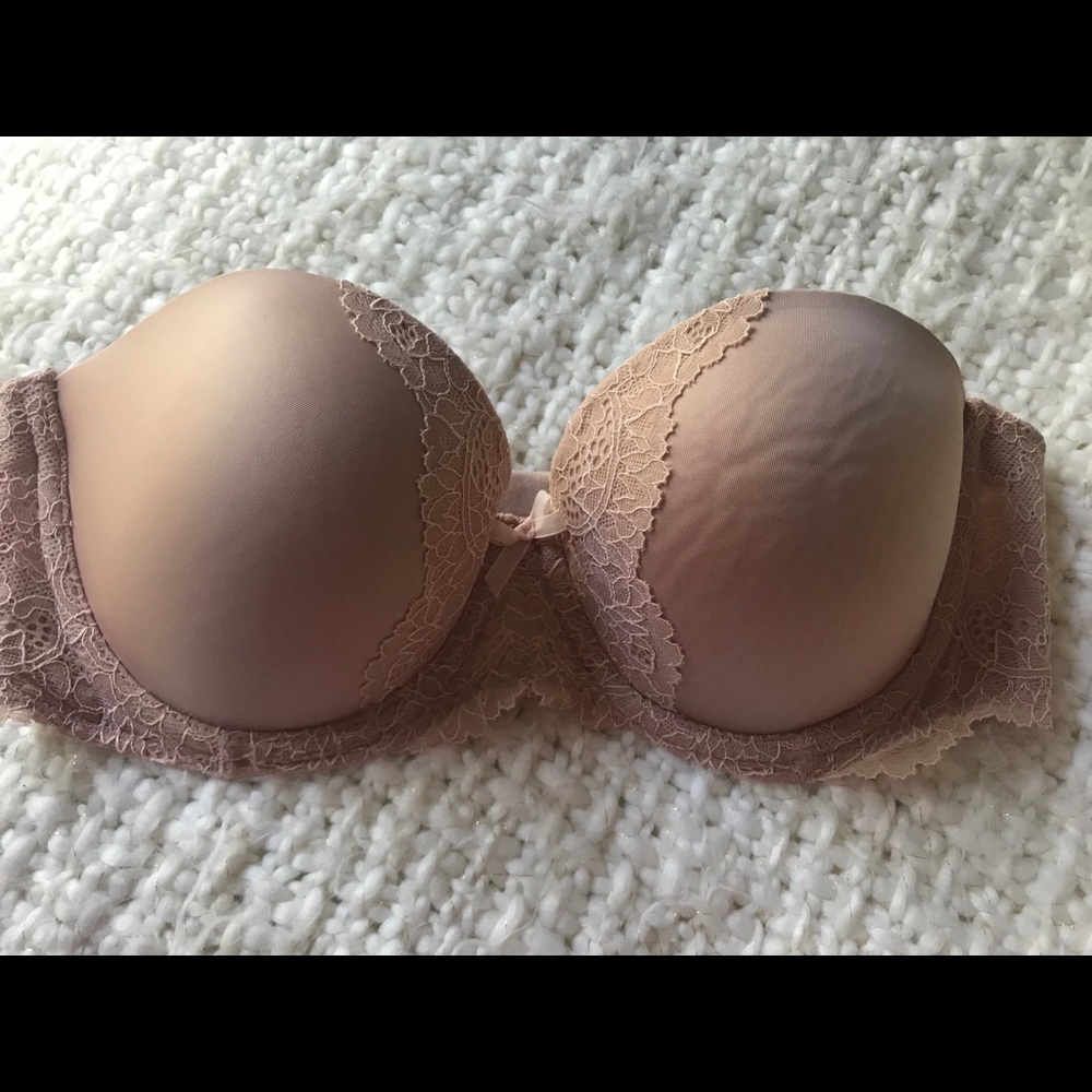 NWOT Strapless Victoria’s Secret Bra 32 DD
